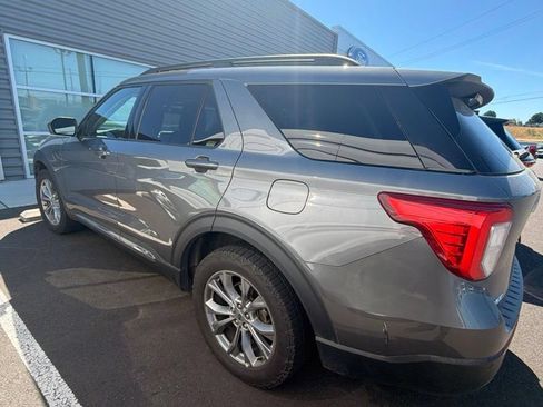 Used 2022 Ford Explorer XLT w/ Equipment Group 202A AWD/4WD image 6