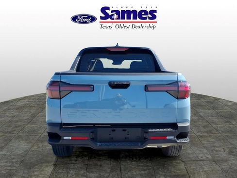 Used 2025 Hyundai Santa Cruz SEL FWD image 4