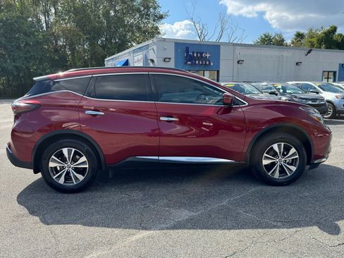 Used 2022 Nissan Murano SV image 2