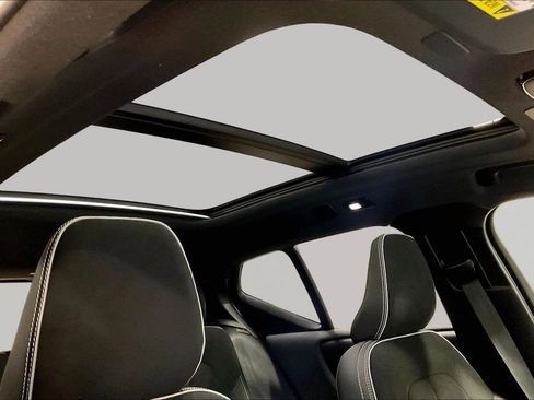 Certified 2023 Volvo XC40 B5 Plus w/ Climate Package AWD/4WD image 27