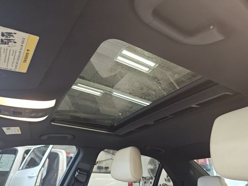 Used 2014 Mercedes-Benz E 350 Sedan image 29