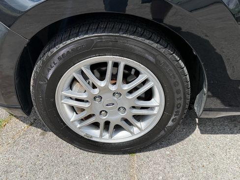 Used 2010 Ford Focus SE image 13