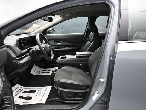 Used 2023 Nissan Ariya FWD image 9