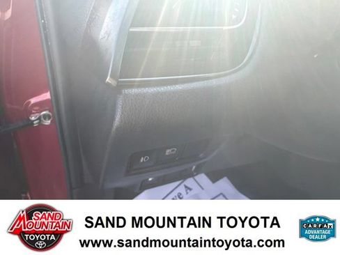 Used 2018 Toyota C-HR XLE FWD image 14