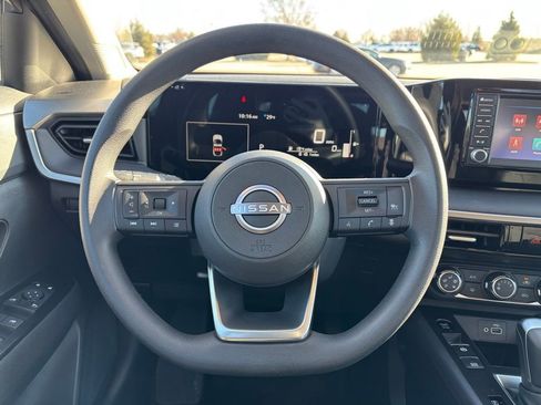 Used 2025 Nissan Kicks S image 15