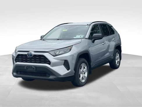 Used 2019 Toyota RAV4 LE w/ Carpet Mat Package AWD/4WD image 2