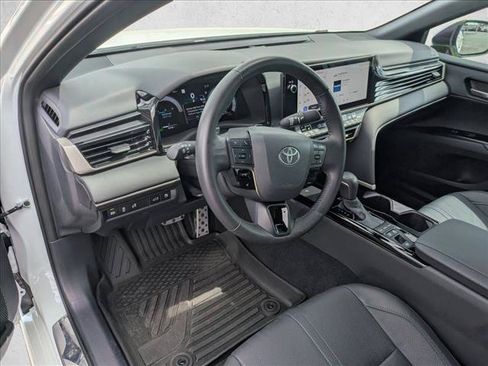 Used 2025 Toyota Camry XSE FWD image 9