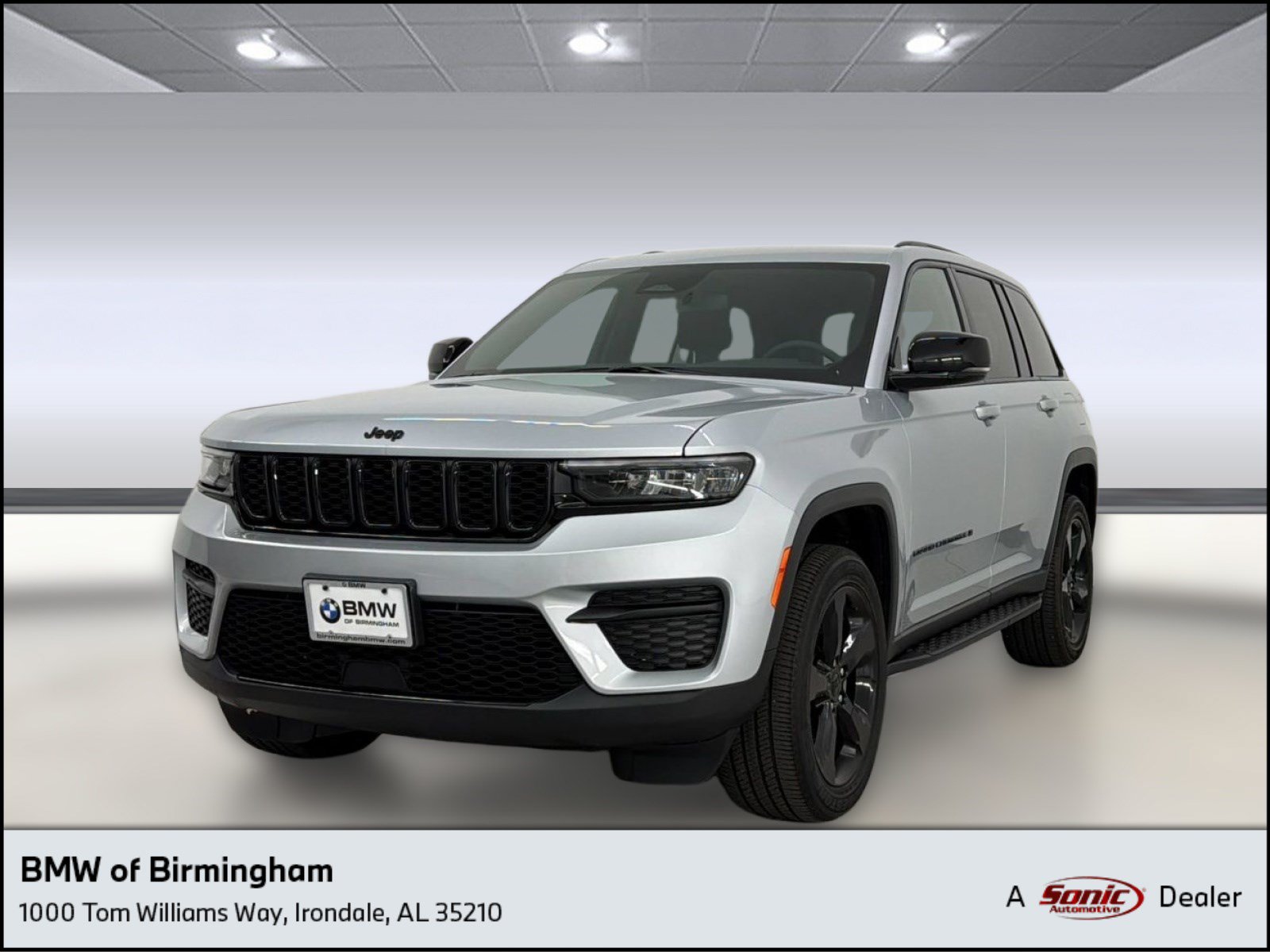 Used 2023 Jeep Grand Cherokee Altitude AWD/4WD image 1