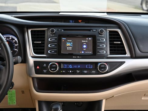 Used 2015 Toyota Highlander Plus image 17