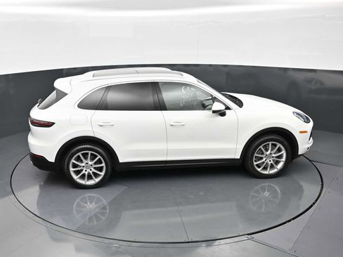 Used 2021 Porsche Cayenne AWD/4WD image 32