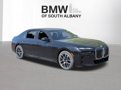 Certified 2024 BMW 760i xDrive w/ Executive Package AWD/4WD image 7
