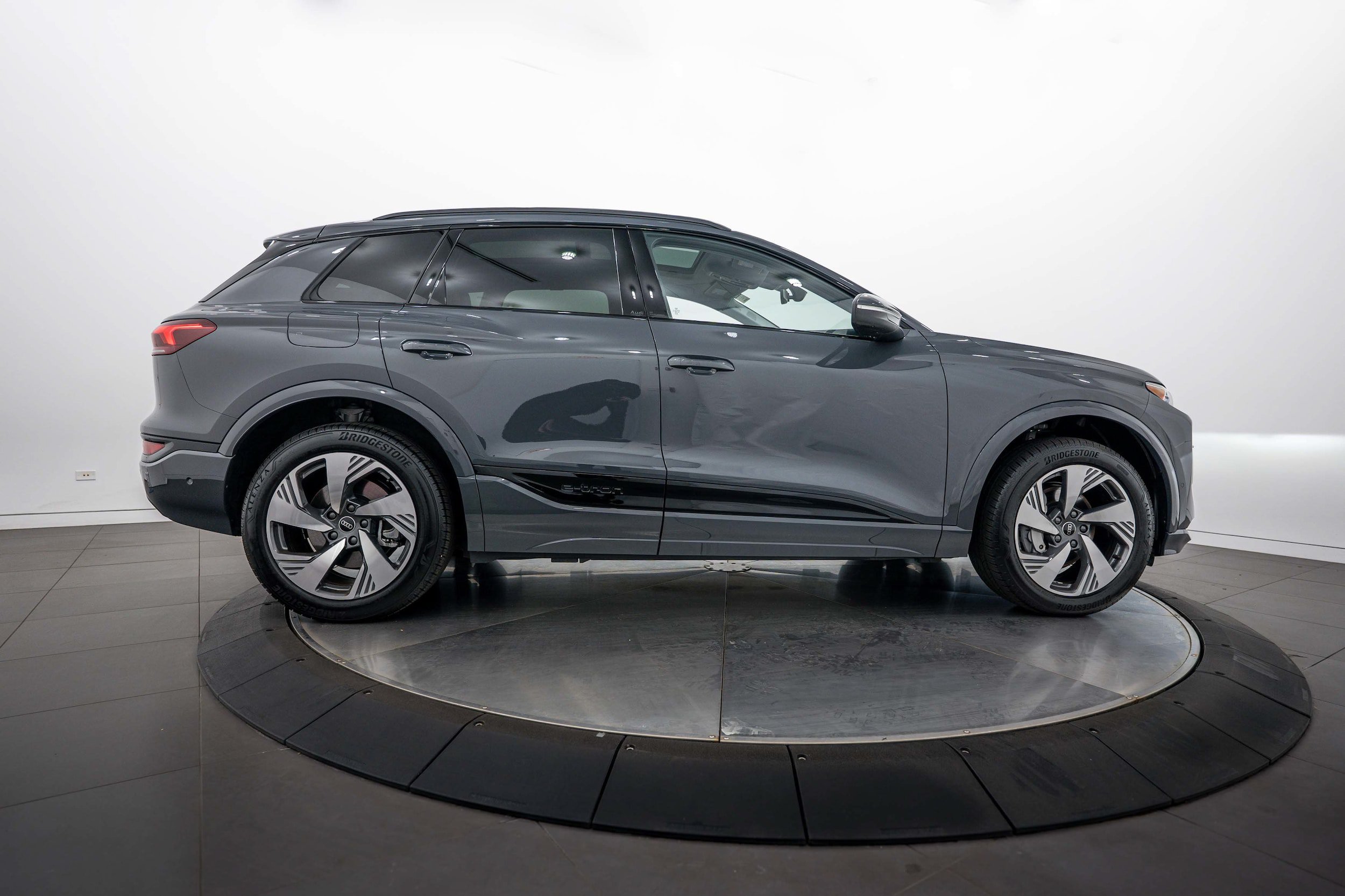 Certified 2025 Audi Q6 e-tron Premium Plus w/ Premium Plus AWD/4WD image 6