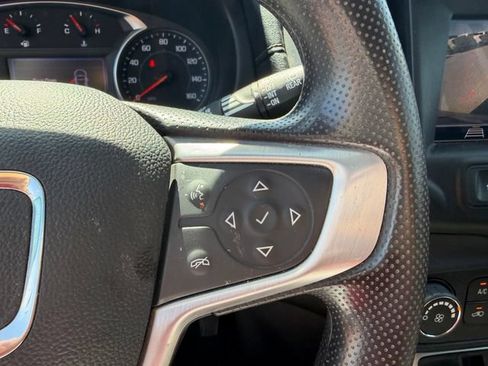 Used 2022 GMC Terrain SLE FWD image 16