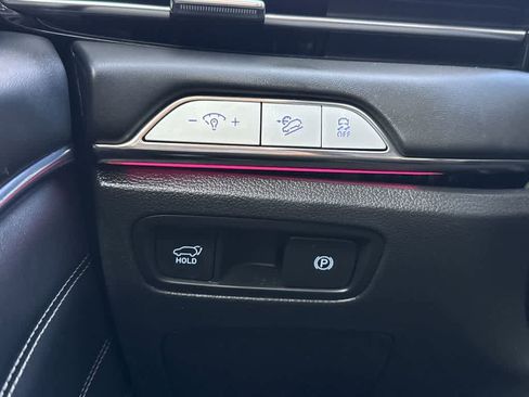 Used 2025 Genesis GV80 2.5T Standard AWD/4WD image 18