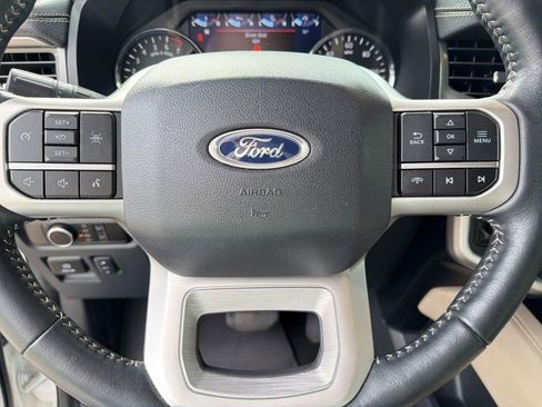 Used 2024 Ford Expedition Max XLT image 18