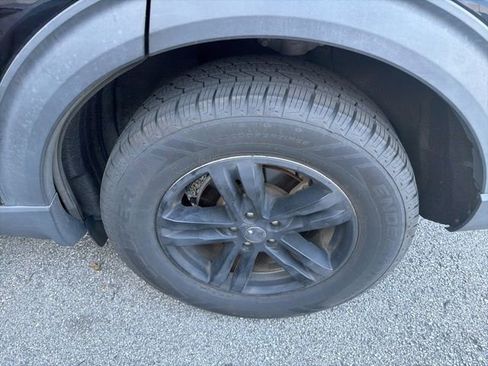 Used 2020 Ford Explorer XLT w/ Comfort Package image 19