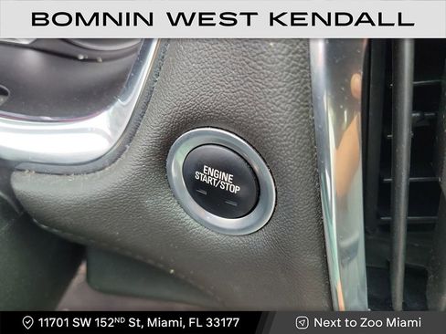 Used 2023 Chevrolet Traverse LT image 15