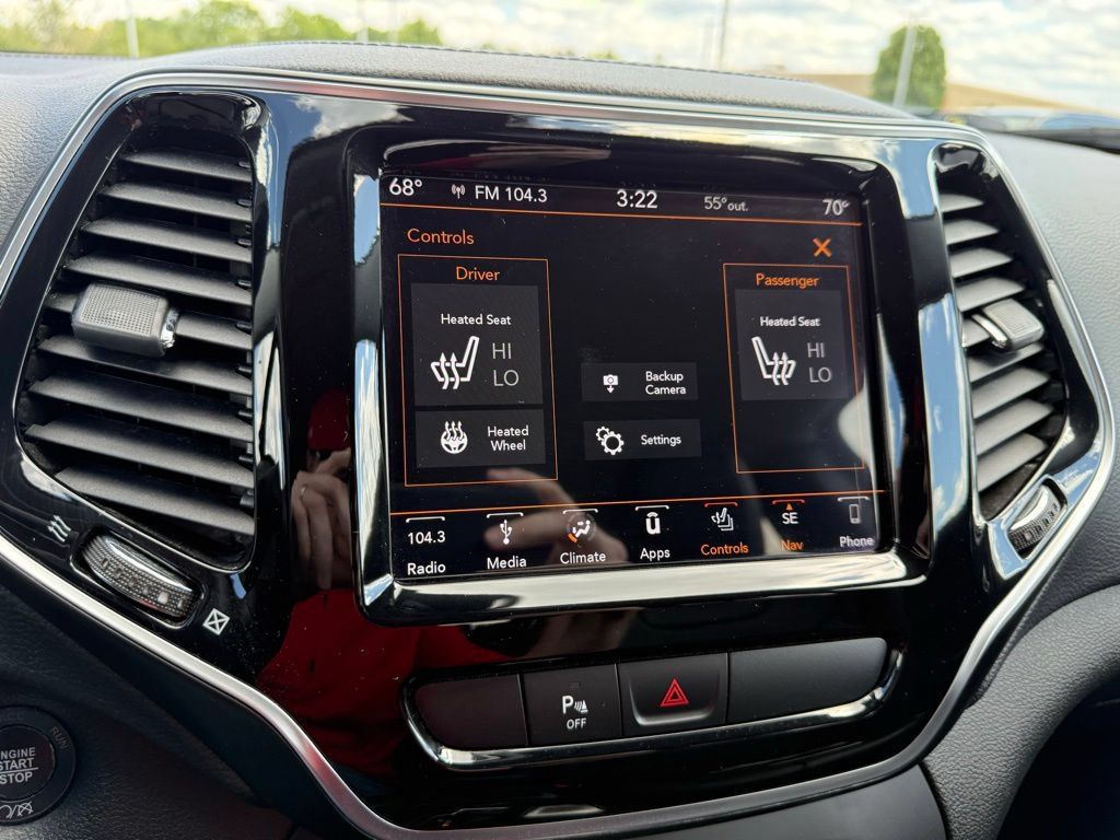 Used 2019 Jeep Cherokee Limited AWD/4WD image 15