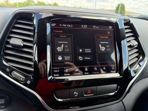Used 2019 Jeep Cherokee Limited AWD/4WD image 15