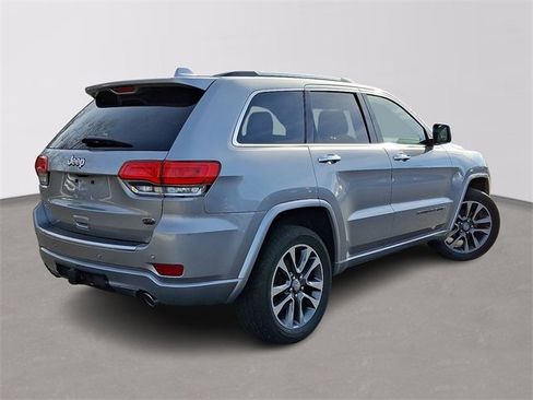 Used 2017 Jeep Grand Cherokee Overland image 4