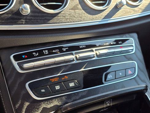 Used 2021 Mercedes-Benz E 450 4MATIC Sedan image 31