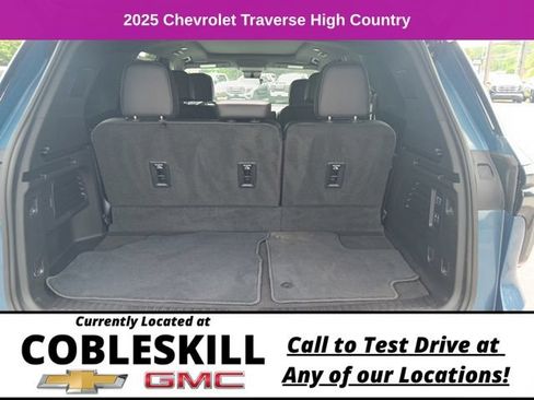 Used 2025 Chevrolet Traverse High Country AWD/4WD image 7