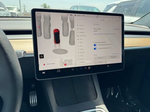 Used 2024 Tesla Model Y Performance AWD/4WD image 21
