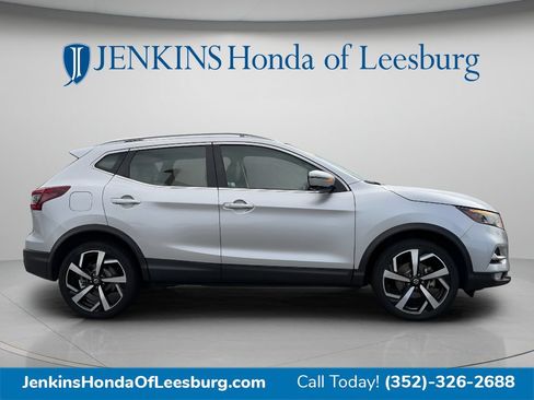 Used 2022 Nissan Rogue Sport SL w/ Premium Package AWD/4WD image 2