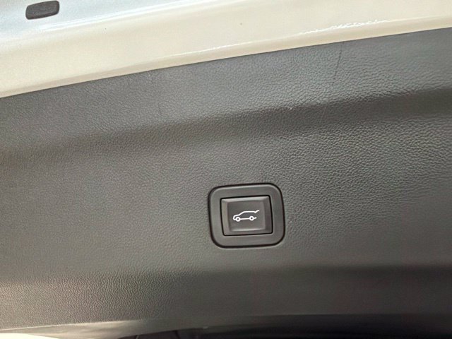 Used 2025 GMC Yukon Denali w/ Sun & Power Step Package AWD/4WD image 25