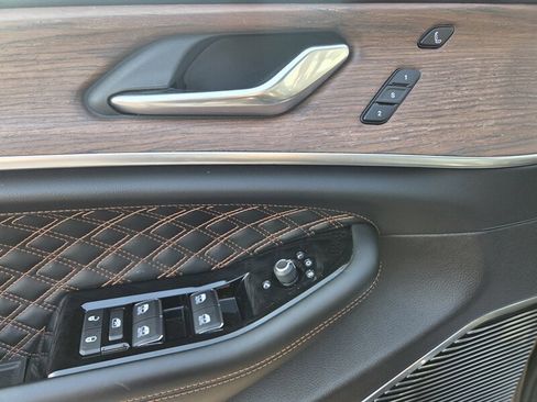 Used 2021 Jeep Grand Cherokee L Summit w/ Luxury Tech Group V image 14