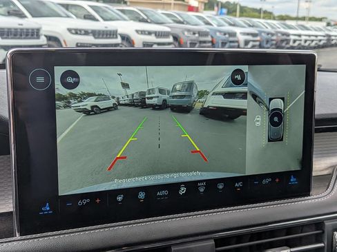 Used 2025 Lincoln Corsair FWD w/ Equipment Group 101A image 19