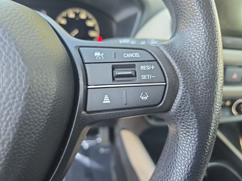 Used 2024 Honda HR-V LX image 17