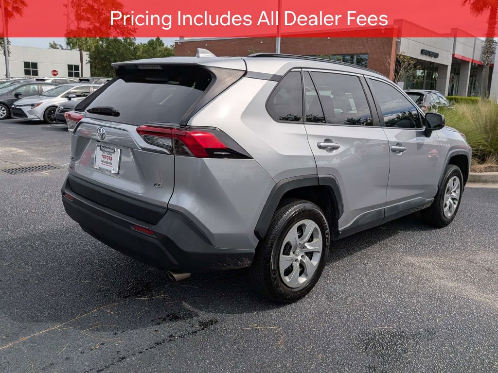 Used 2019 Toyota RAV4 LE FWD image 5