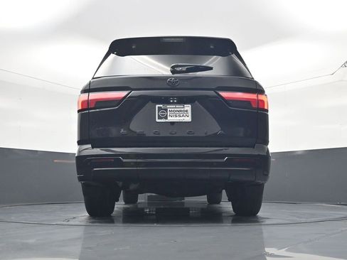 Used 2024 Toyota Sequoia Platinum image 23