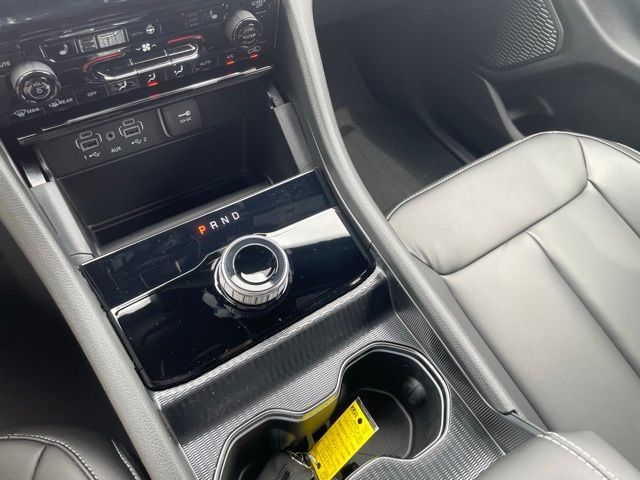 Used 2025 Jeep Grand Cherokee L Limited RWD image 18