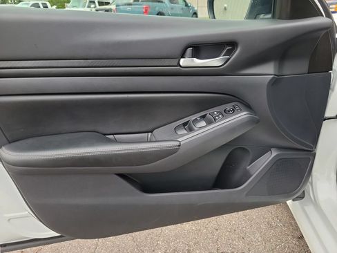 Used 2024 Nissan Altima 2.5 SV FWD image 23