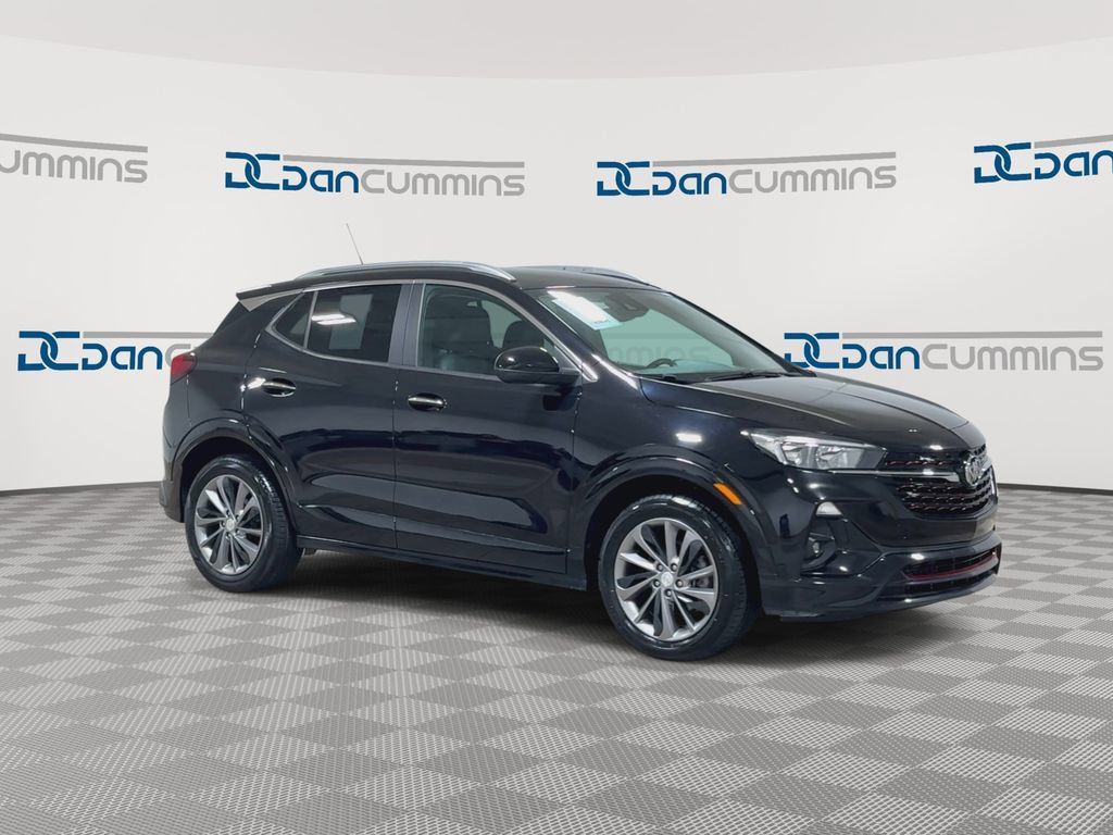Used 2021 Buick Encore GX Preferred w/ Sport Touring Package FWD image 2
