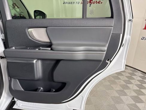 New 2025 Ford Expedition Active image 24