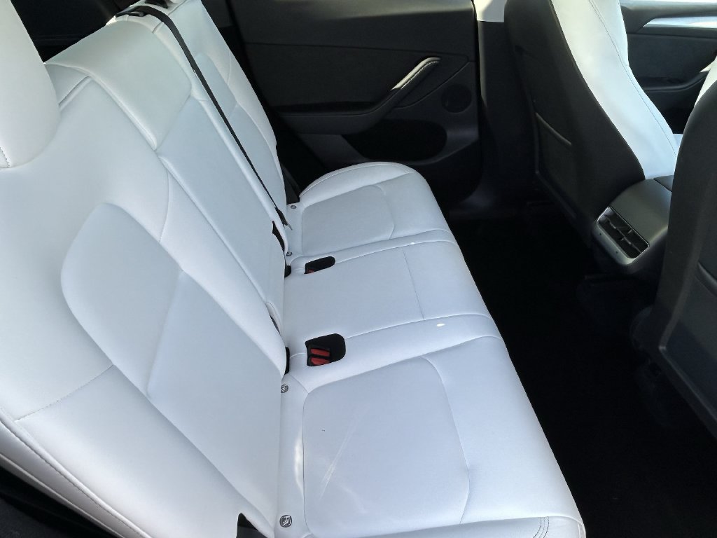 Used 2024 Tesla Model Y Long Range RWD image 11