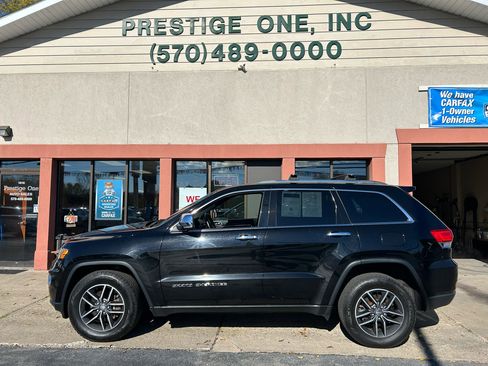 Used 2018 Jeep Grand Cherokee Limited image 3