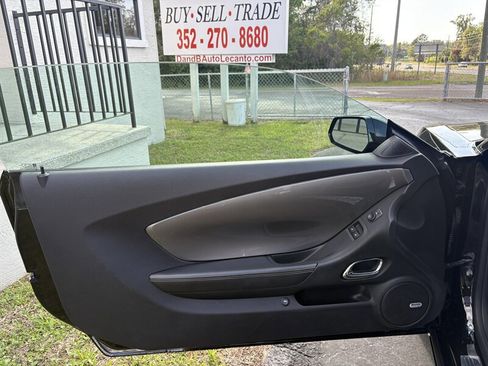 Used 2011 Chevrolet Camaro LT image 9