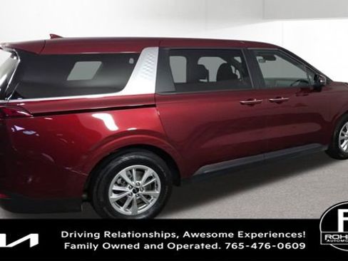 Used 2023 Kia Carnival LX FWD image 10