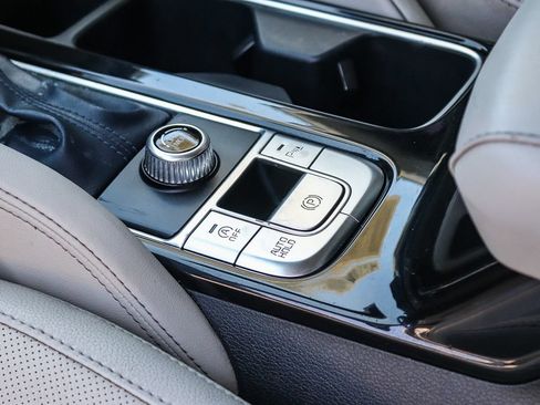 Used 2023 Kia Telluride EX w/ EX Captain's Chair Package FWD image 25