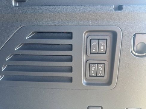 New 2026 Buick Enclave Preferred w/ Power Package image 13