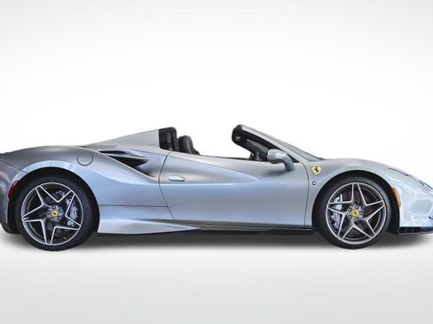 Used 2023 Ferrari F8 Tributo image 6