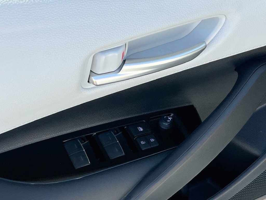 Used 2025 Toyota Corolla SE FWD image 17