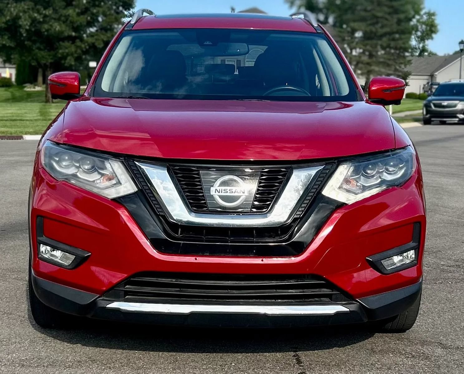 Used 2017 Nissan Rogue SL w/ SL Premium Package AWD/4WD image 2