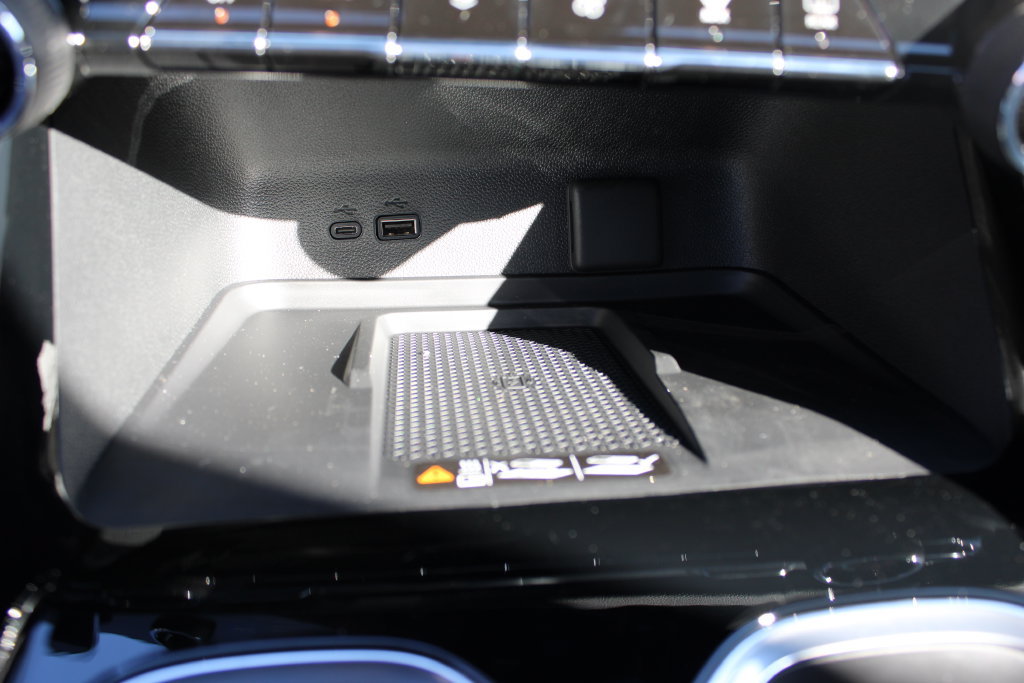 New 2027 Chevrolet Traverse RS w/ LPO, Floor Liner Package AWD/4WD image 29