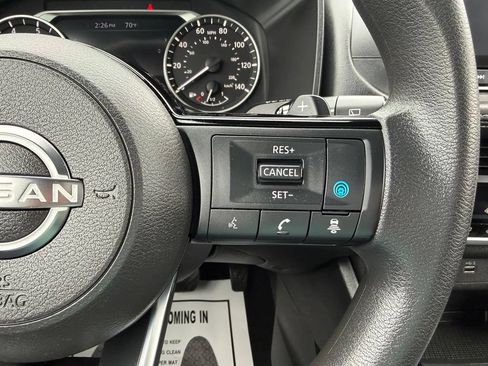 Used 2023 Nissan Rogue SV AWD/4WD image 19