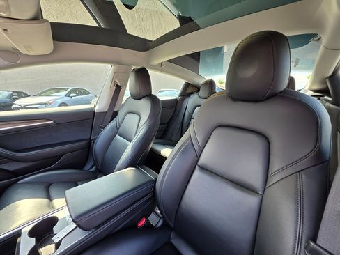 Used 2021 Tesla Model 3 Standard Range image 26